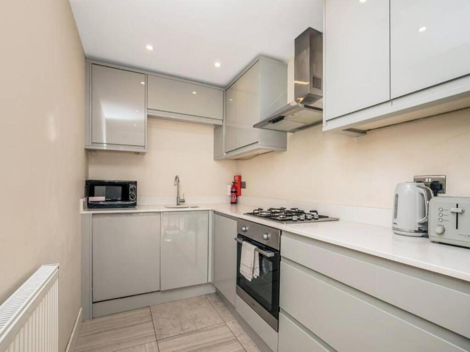 Pass The Keys Ealing Queen Of The Suburbs 2Bd Apartment ロンドン エクステリア 写真