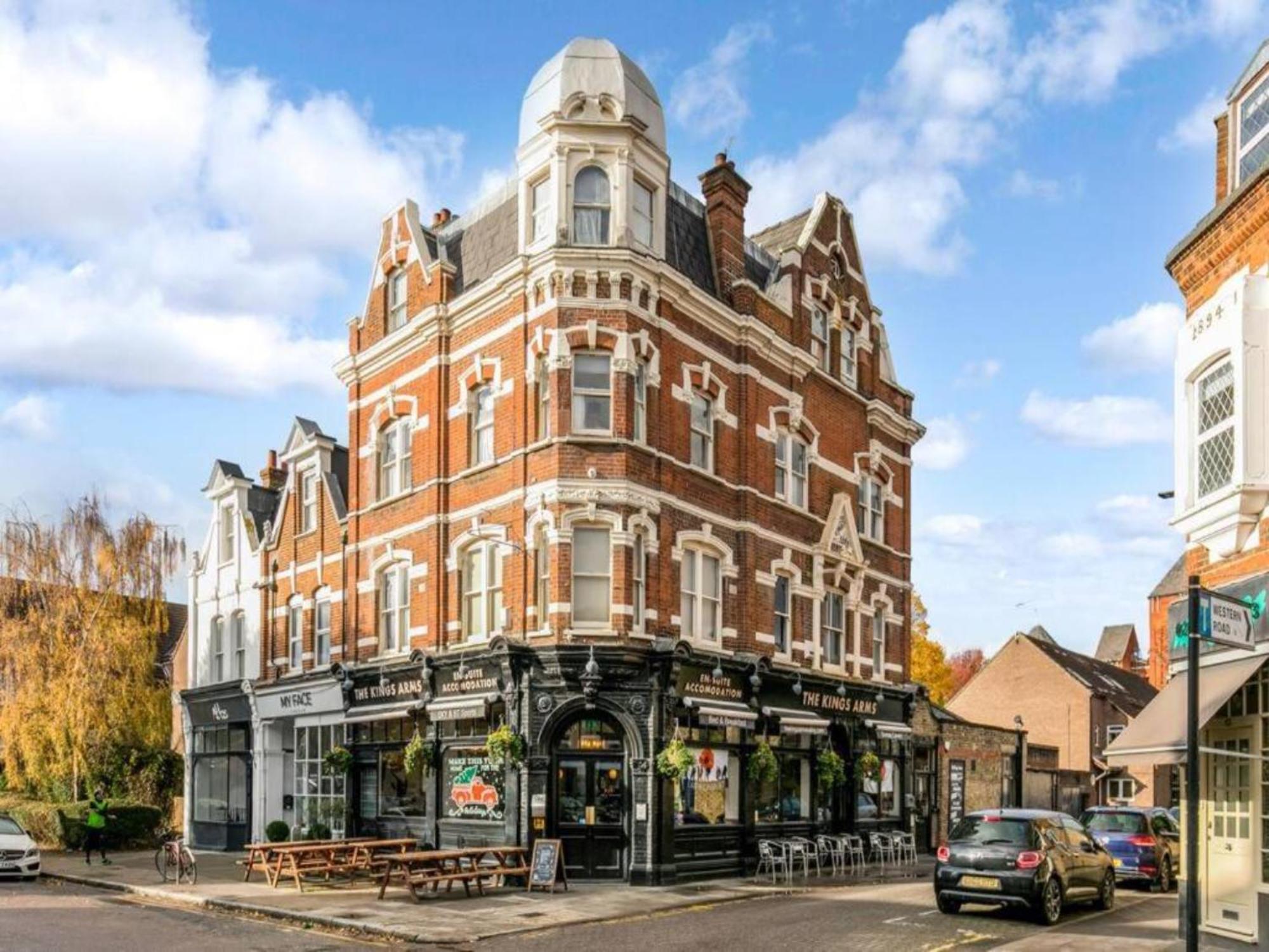 Pass The Keys Ealing Queen Of The Suburbs 2Bd Apartment ロンドン エクステリア 写真